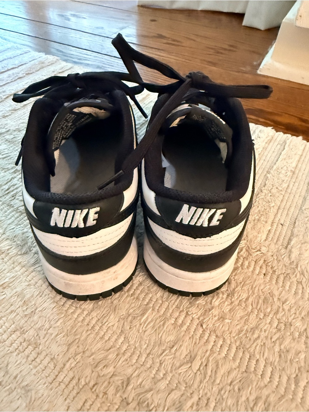 Nike women’s Pandas - Picture 3 of 5
